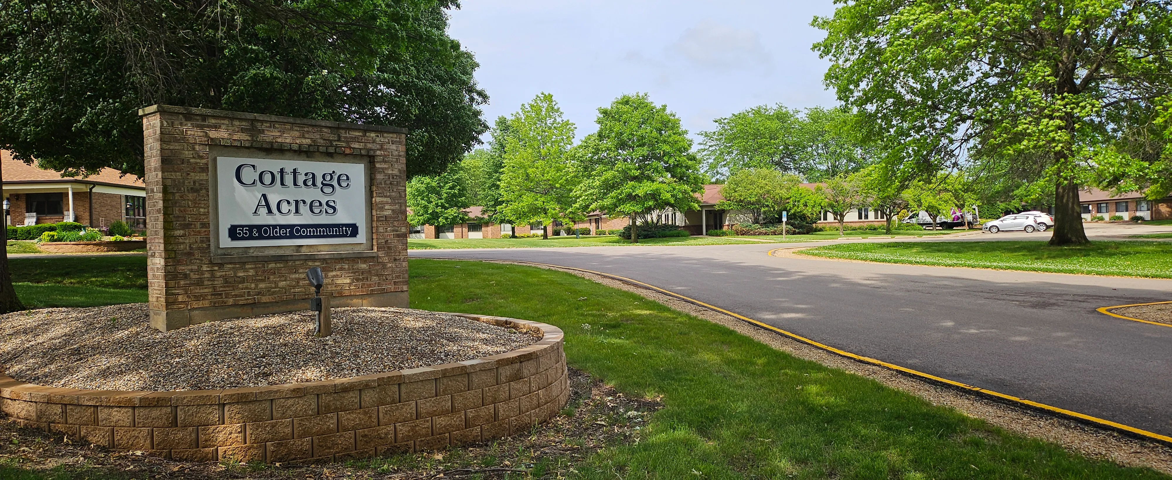 Cottage Acres Sign